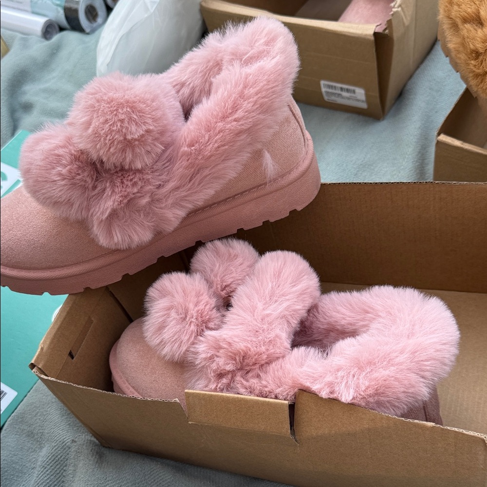 Cozy Pink Kids Shoes with Faux Fur